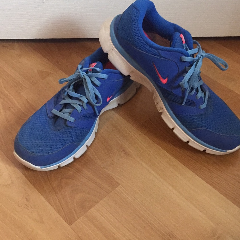 Womens nikes